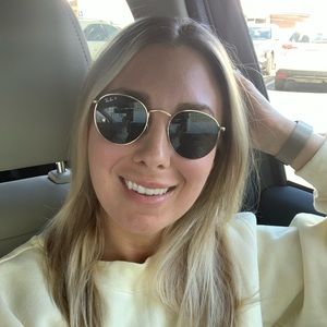 Meet your Posher, Alyssa